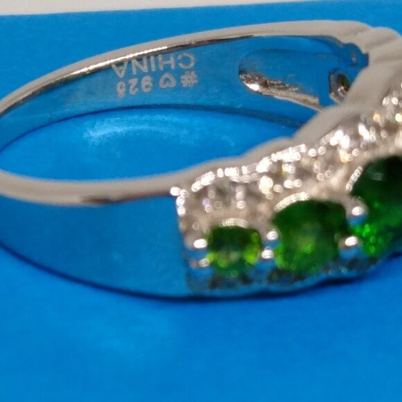 Beautiful Russian chrome diopside band ring - Picture 5 of 9